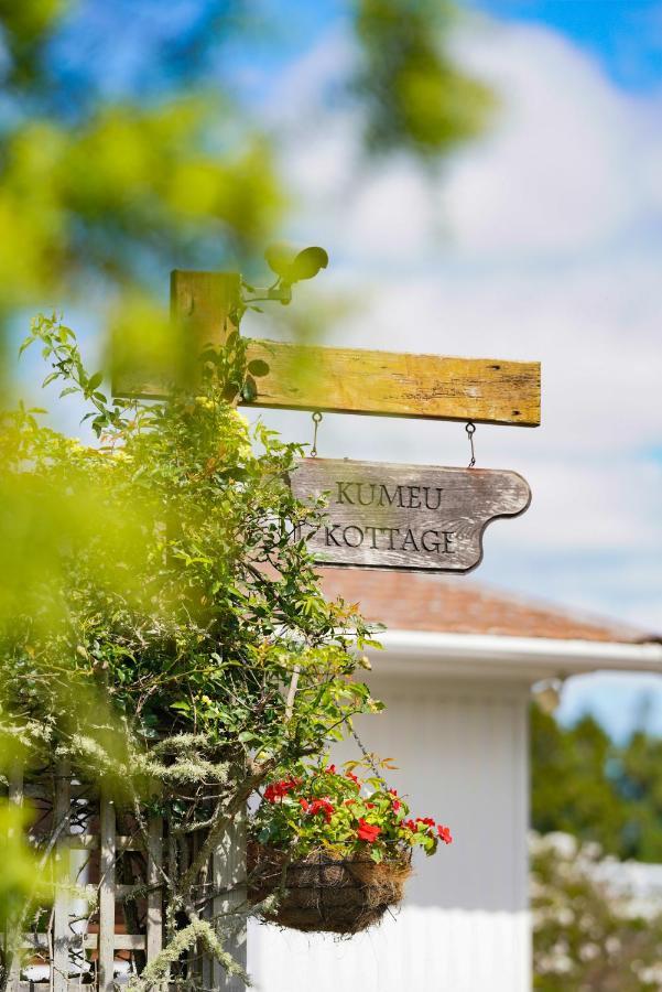 Kumeu Kottage Bed and Breakfast Eksteriør billede